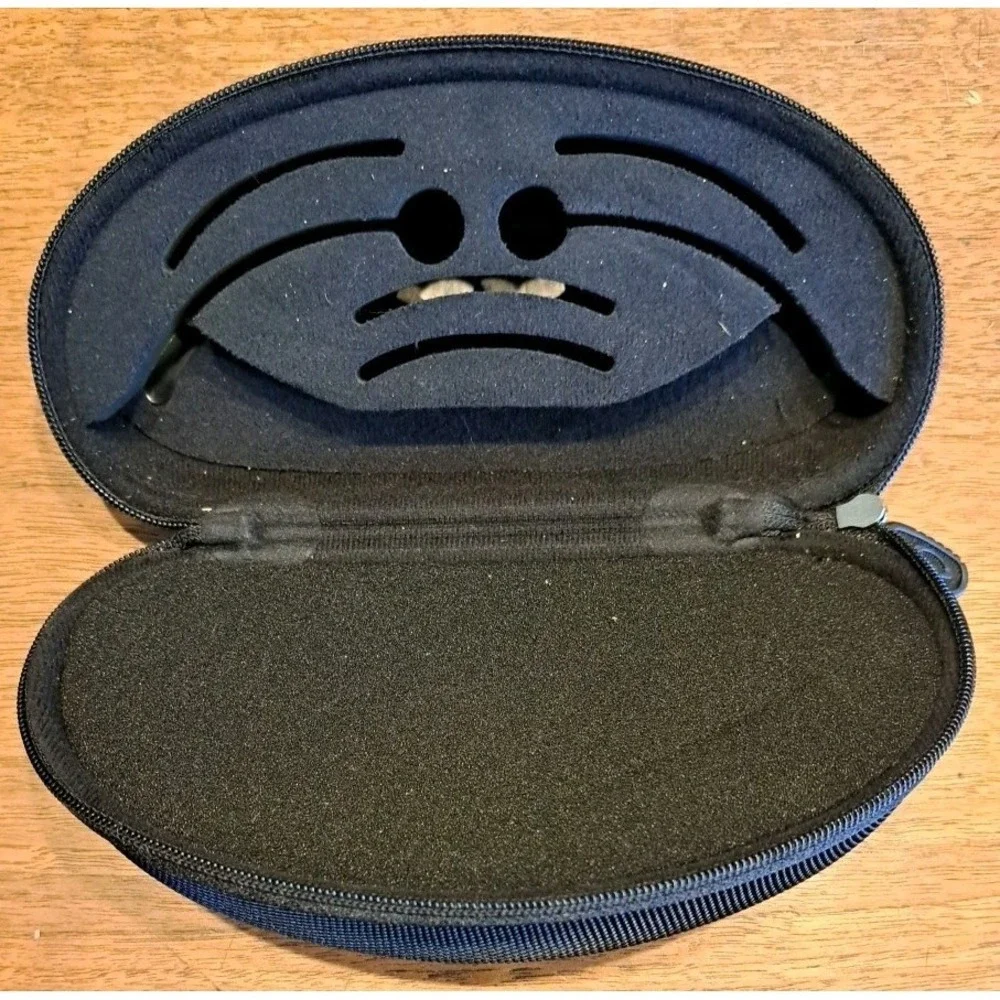 Oakley Hard Shell Zippered Sunglasses Case
